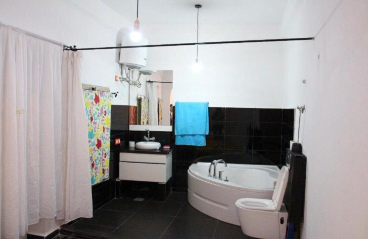 Hostal Valencia - Private Room With Bathroom Chefchaouen Eksteriør billede